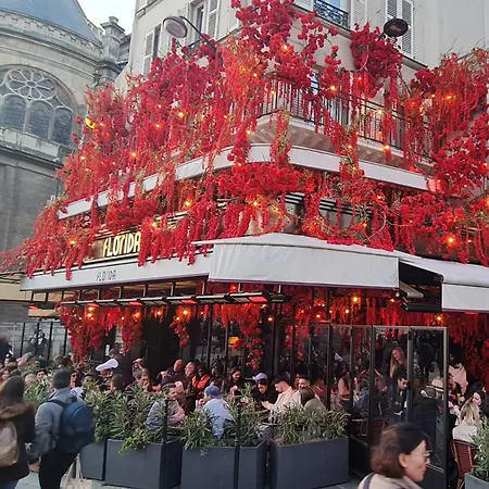 Urbanflat 55 - Triplex Marylin Monroe In A Historic Passage