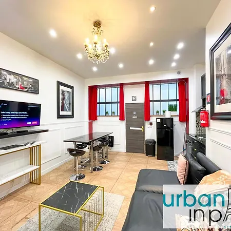 Urbanflat 55 - Triplex Marylin Monroe In A Historic Passage